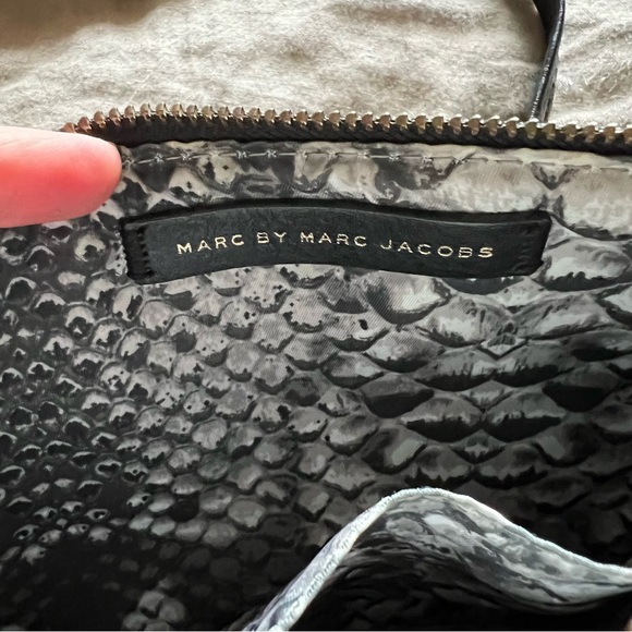 Marc by Marc Jacobs • Black Croc Embossed Patent Leather Crossbody Bag - Picture 8 of 8